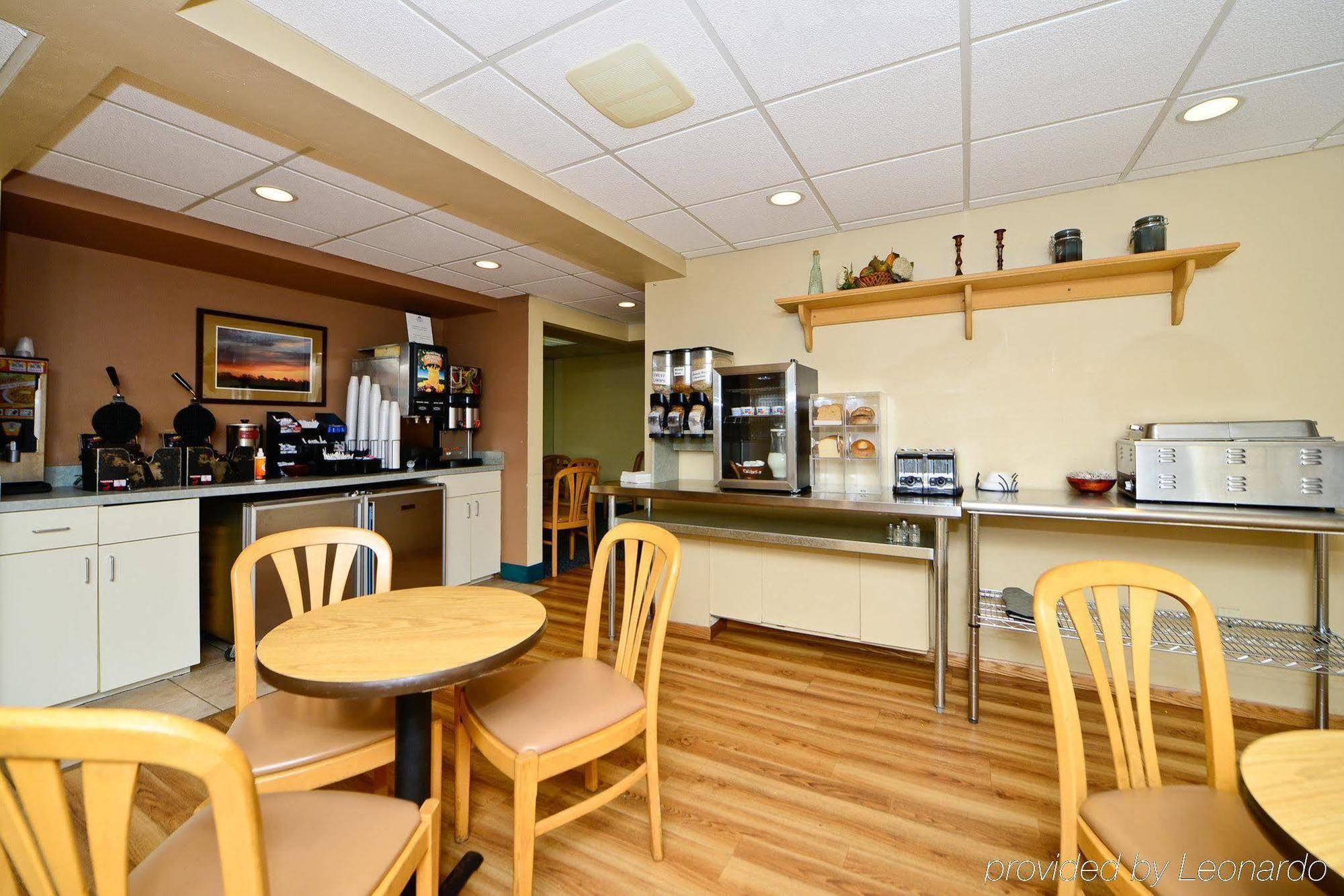 Americas Best Value Inn And Suites St. Cloud Restaurant photo
