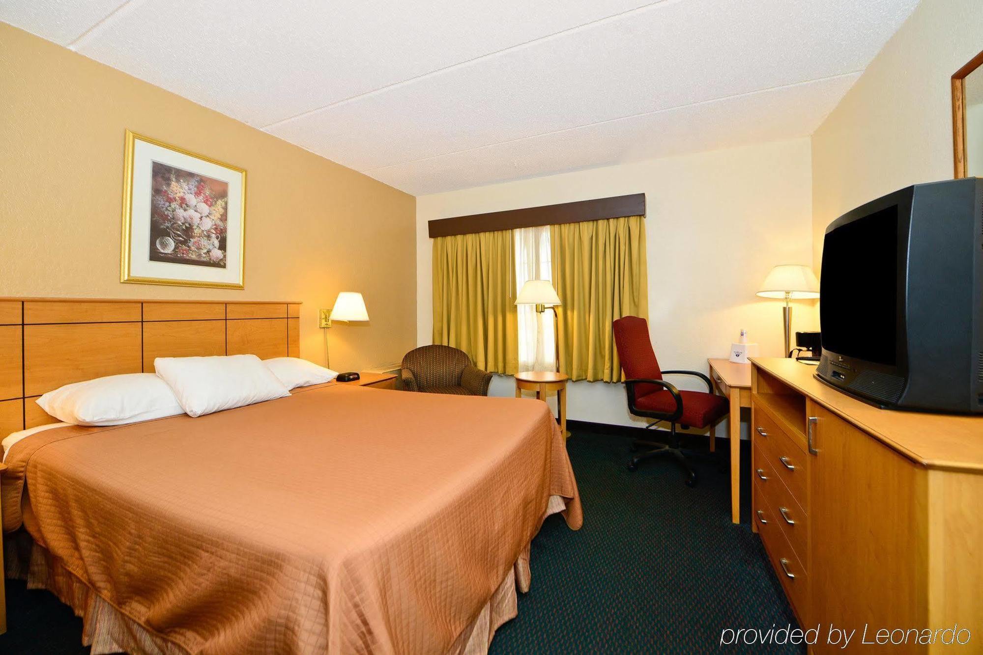 Americas Best Value Inn And Suites St. Cloud Room photo