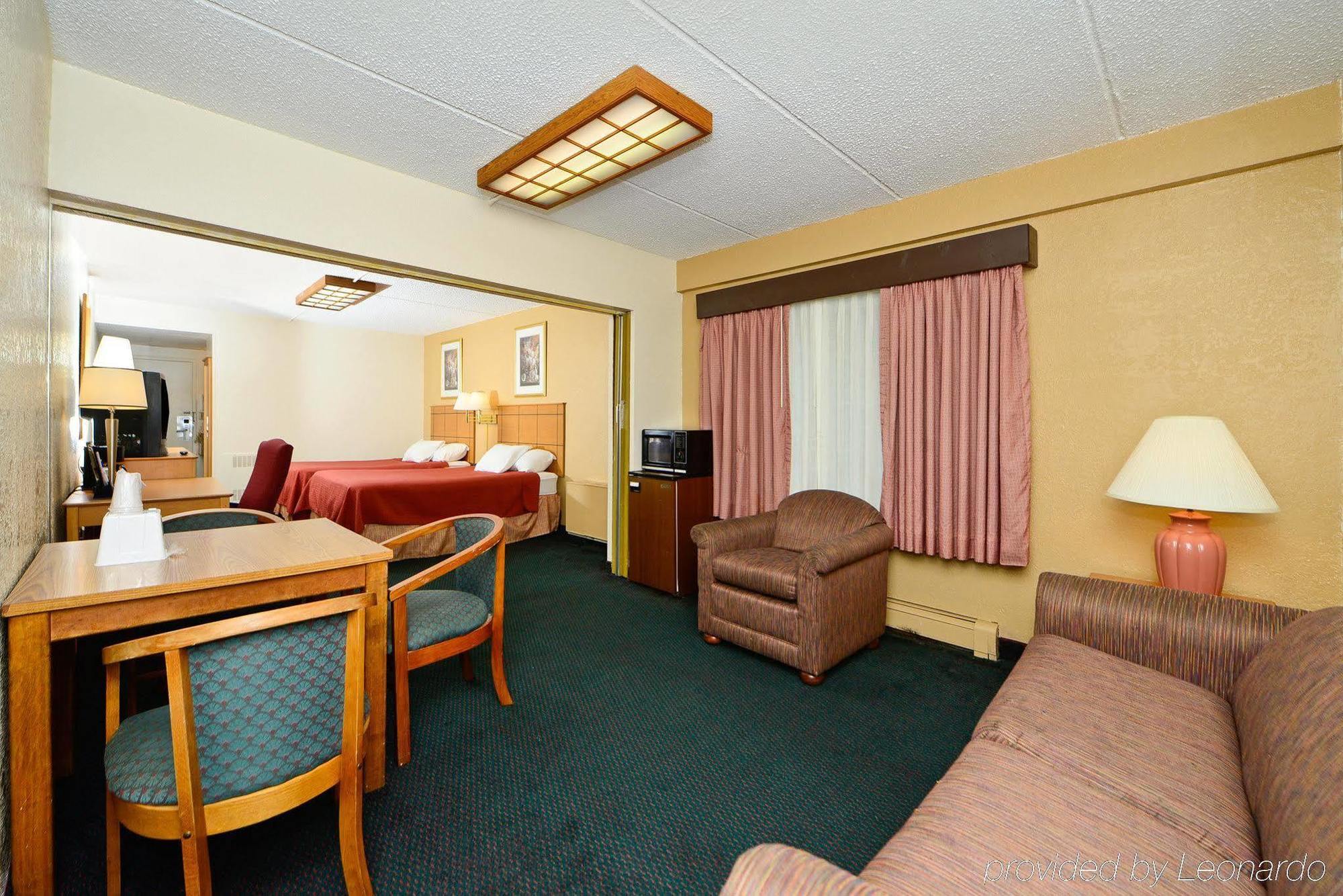Americas Best Value Inn And Suites St. Cloud Room photo