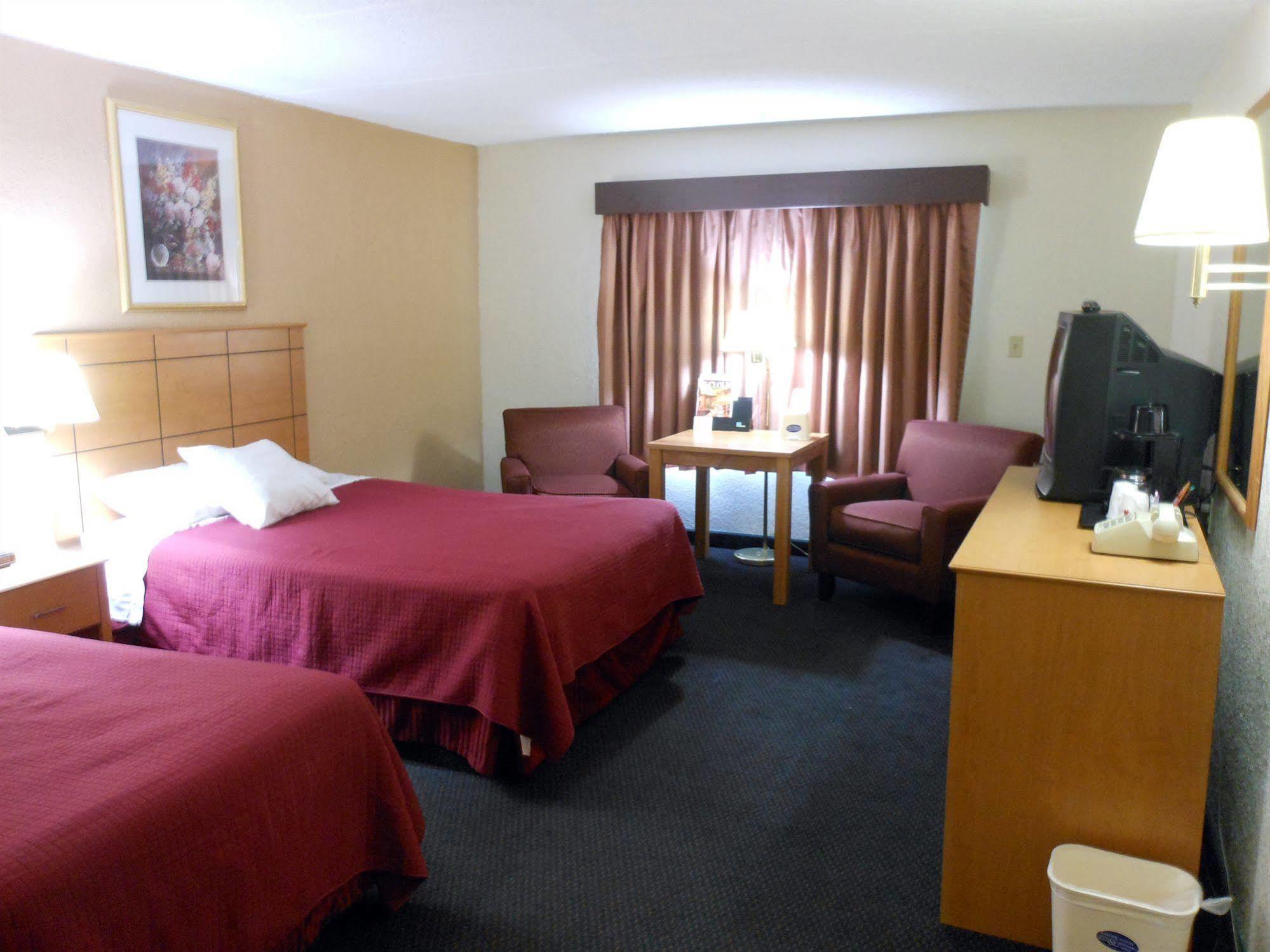 Americas Best Value Inn And Suites St. Cloud Exterior photo