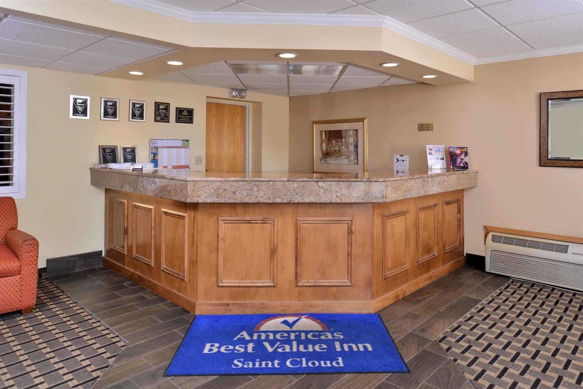 Americas Best Value Inn And Suites St. Cloud Exterior photo